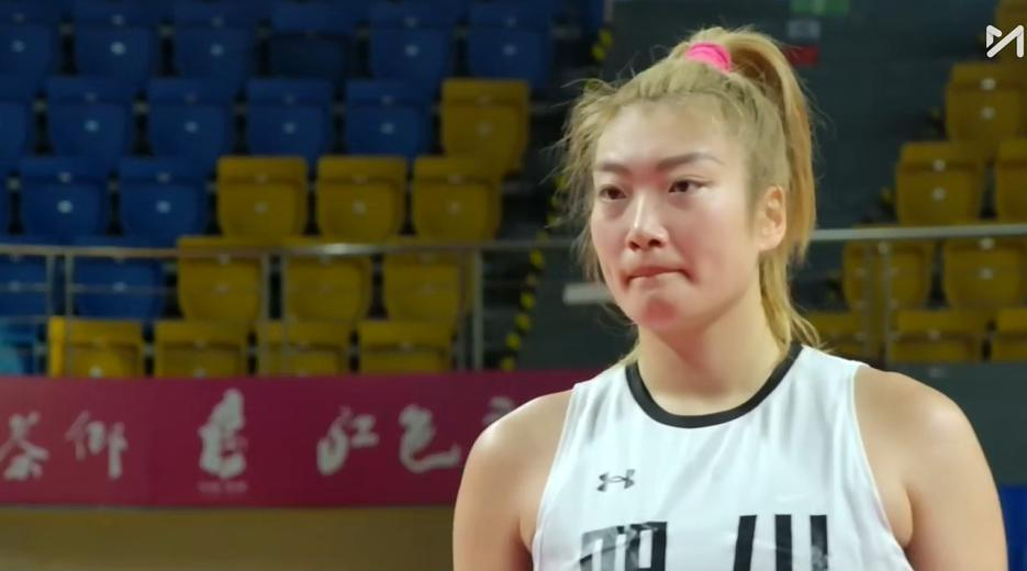 贾赛琪与高, 的比分大胜